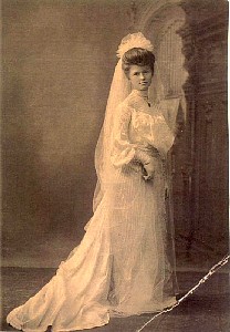 AnnaLeesweddingportrait.jpg