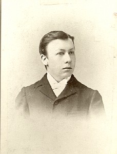 Lawrence J Munson in 1895